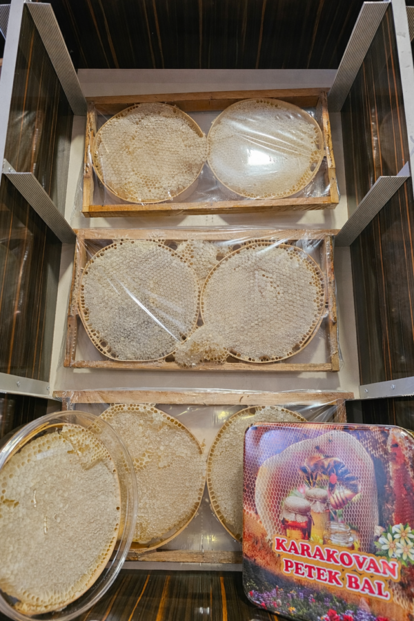 7A79572C-E7BD-4173-9508-E689497E53FC Karakovan Petek Bal